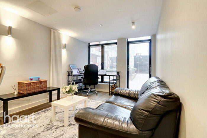 1 Bedroom Apartment For Sale In Upper Third Street, Milton Keynes, MK9