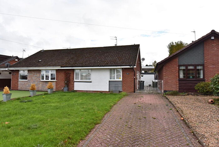 2 Bedroom Semi-Detached Bungalow For Sale In Kingswinford, Lerryn Close, DY6