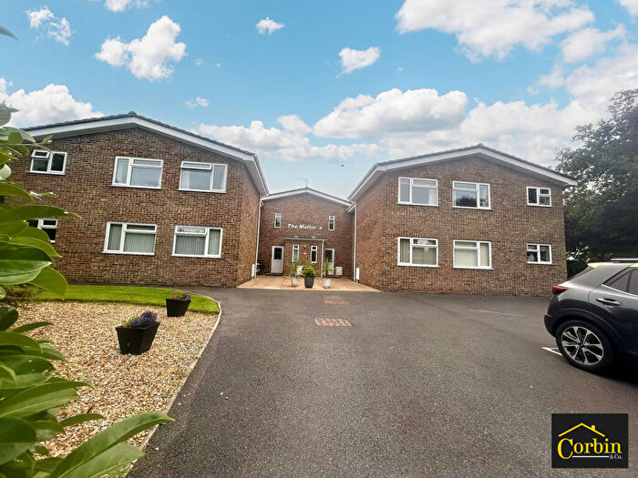 2 Bedroom Flat To Rent In Wimborne Road, Bournemouth, BH11