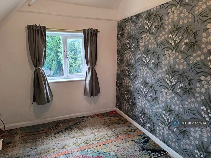 3 Bedroom Semi-Detached House To Rent In Briar Walk, Bristol, BS16