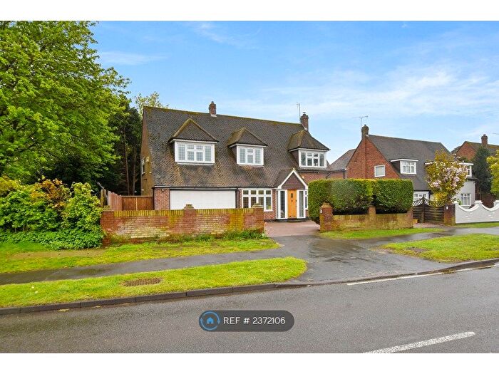 4 Bedroom Detached House To Rent In Baldwins Lane, Croxley Green, Rickmansworth, WD3
