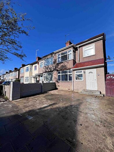 4 Bedroom Maisonette To Rent In Harrow View, Harrow, HA1