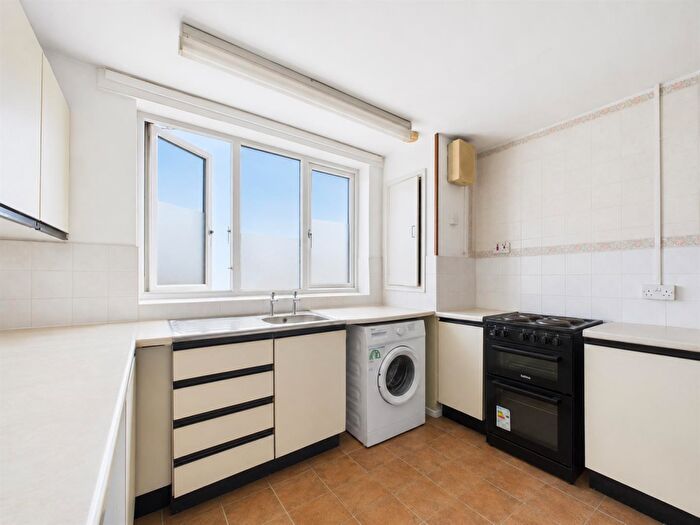 2 Bedroom Maisonette To Rent In Powell Street, Sheffield, S3