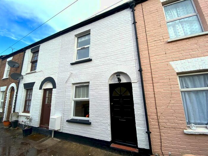 2 Bedroom Cottage To Rent In South Street, Taunton, TA1