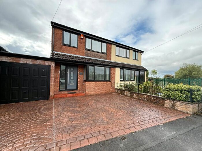 3 Bedroom Semi-Detached House For Sale In Woodleigh Drive, Littlemoss, Droylsden, M43