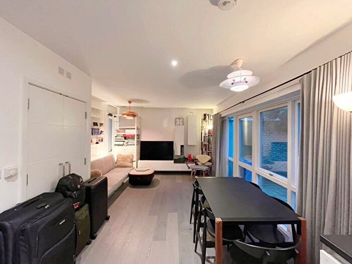 1 Bedroom Flat To Rent In Tompion Street, London, EC1V
