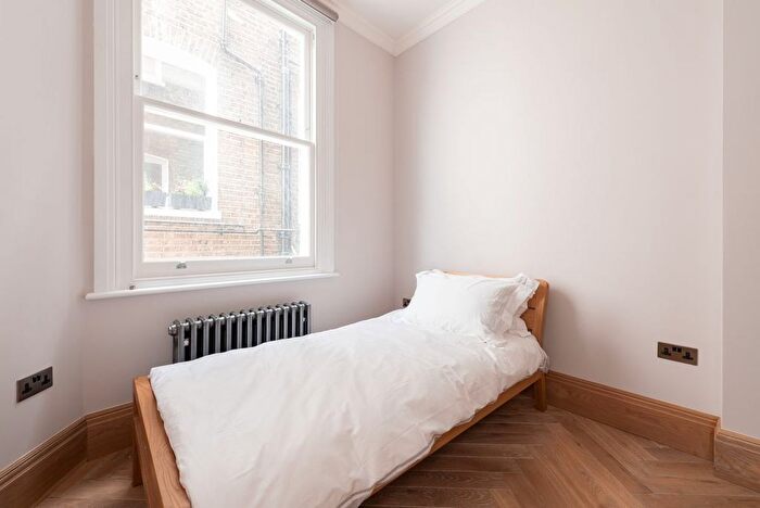 2 Bedroom Flat To Rent In Belsize Park Gardens, London, NW3