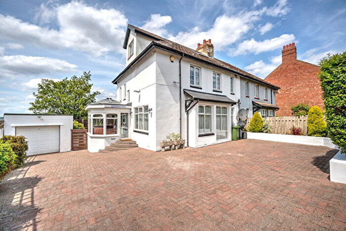 3 Bedroom Semi Detached House For Sale In Durham Road, Low Fell, NE8