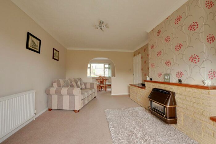 3 Bedroom Chalet For Sale In Junction Road, Burgess Hill, RH15