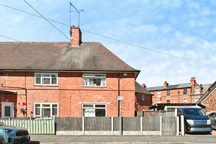 3 Bedroom End Of Terrace House For Sale In Fraser Road, Nottingham, NG2