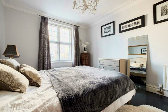 4 Bedroom Flat To Rent In Drayton Gardens, South Kensington, London, SW10
