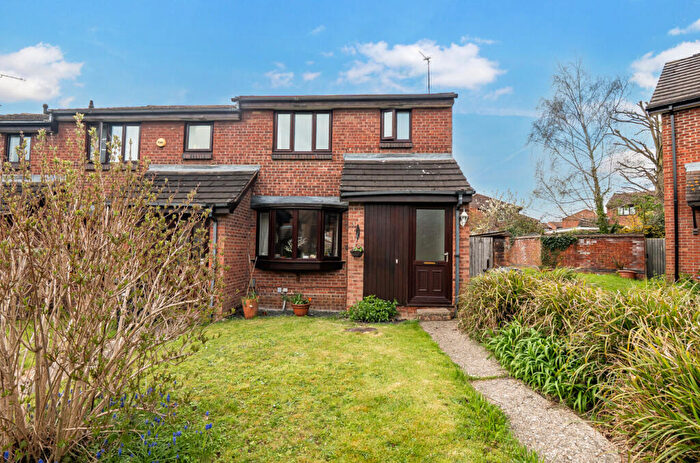 3 Bedroom House For Sale In Tamar Way, Wokingham, Berkshire, RG41