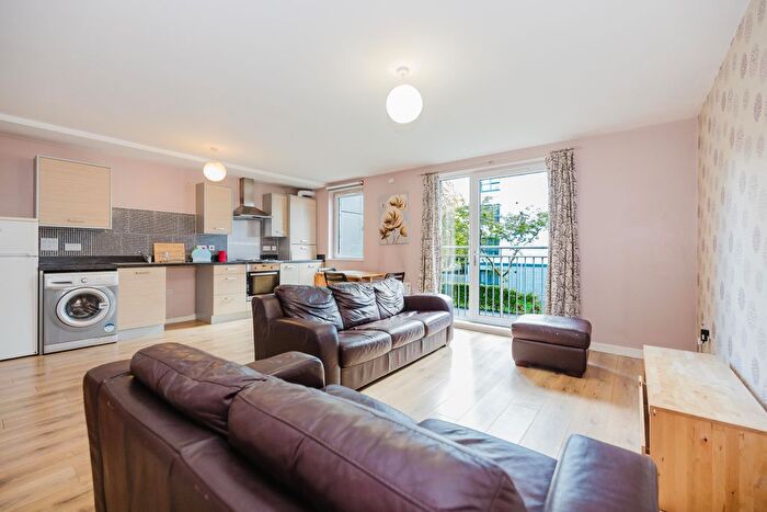 2 Bedroom Flat To Rent In Lochend Park View, Edinburgh, EH7