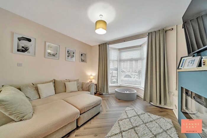 3 Bedroom Terraced House For Sale In Ffrwd Terrace, Llanbradach, CF83