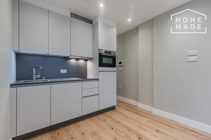 Studio To Rent In Warwick Road, London, SW5