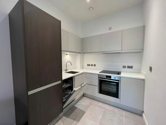 1 Bedroom Flat To Rent In Corporation Street, The Co-Operative, CV1