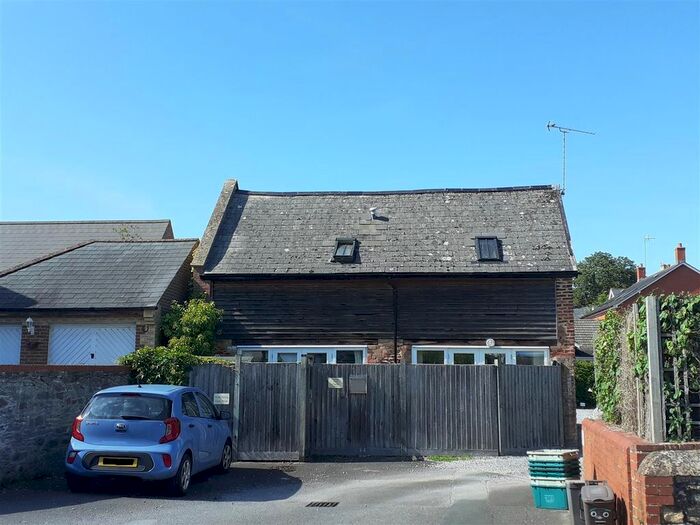 2 Bedroom Property To Rent In Weirfield Green, Taunton, TA1