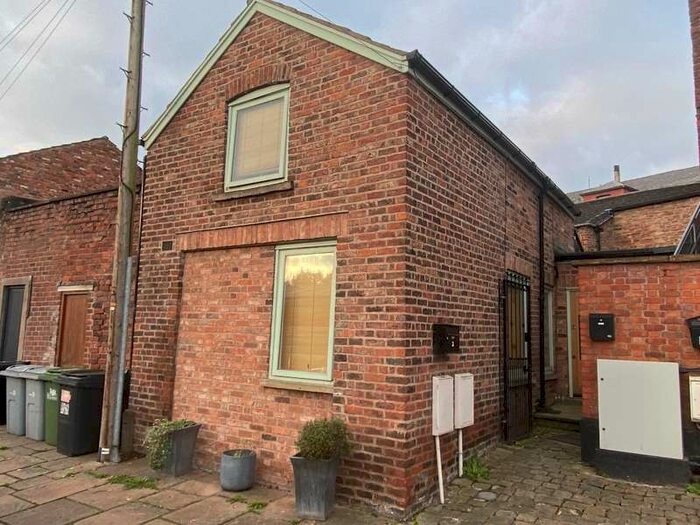 2 Bedroom Detached House To Rent In Old Mill Lane Macclesfield, SK11