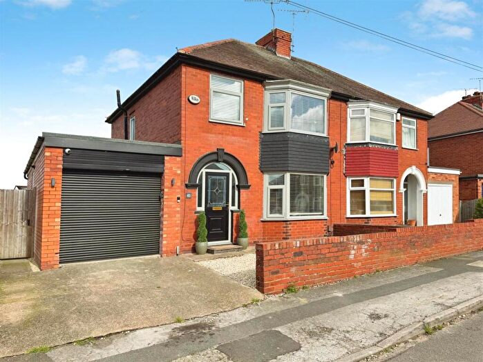 3 Bedroom Semi-Detached House For Sale In Mount Avenue, Worksop, S81