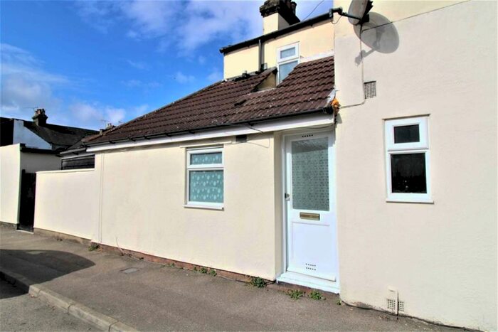 1 Bedroom Flat To Rent In William Street, Grays, Essex, RM17