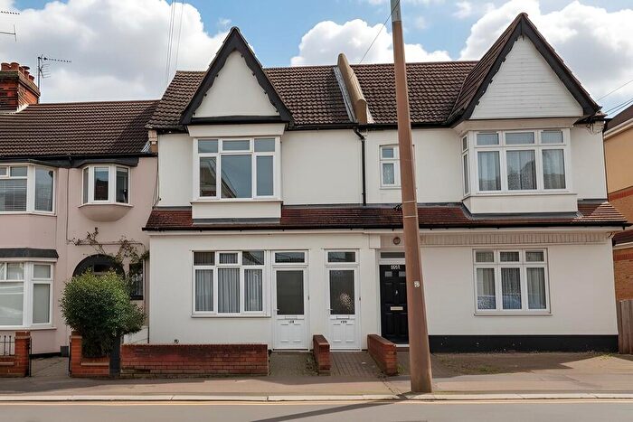 2 Bedroom Apartment For Sale In Leigh On Sea, SS9