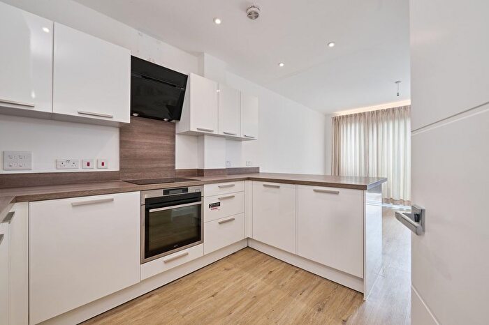 4 Bedroom Town House To Rent In Waters Edge, Taunton, Somerset, TA1