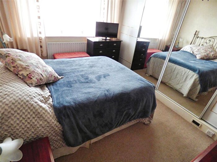 2 Bedroom Bungalow For Sale In Oakgrove Road, Bishopstoke, Eastleigh, SO50