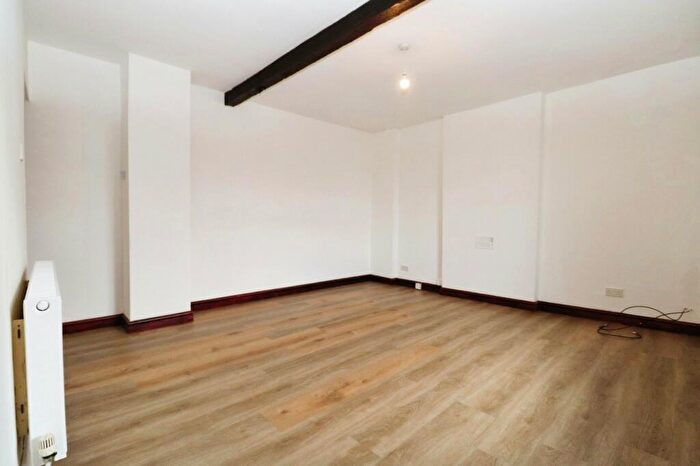 2 Bedroom Flat To Rent In The Lanes, Pudsey, West Yorkshire, LS28