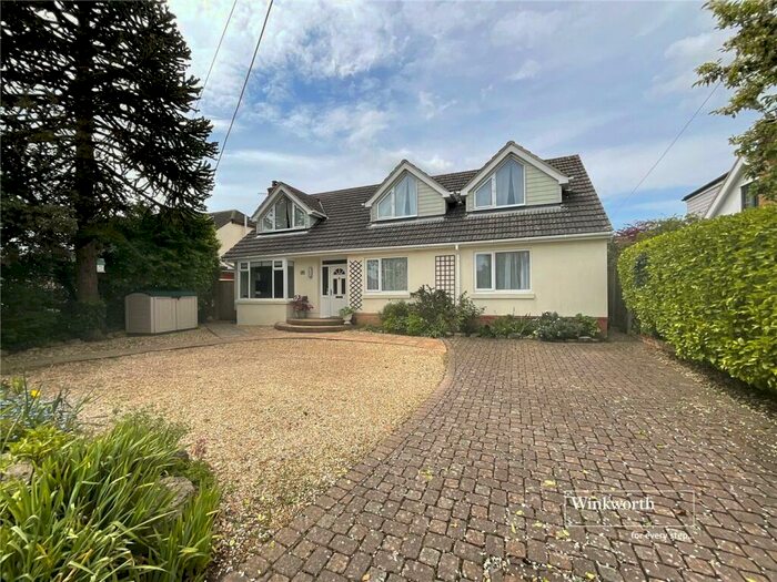 4 Bedroom Detached House For Sale In Smugglers Lane North, Highcliffe, Christchurch, BH23