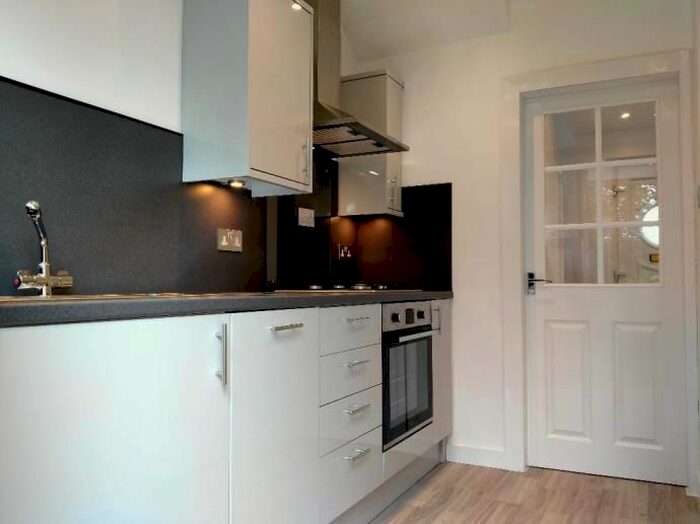 2 Bedroom Semi-Detached House To Rent In Broomhall Road, Edinburgh, EH12