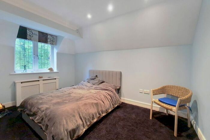 4 Bedroom Semi-Detached House To Rent In Court Road, Eltham, London, SE9