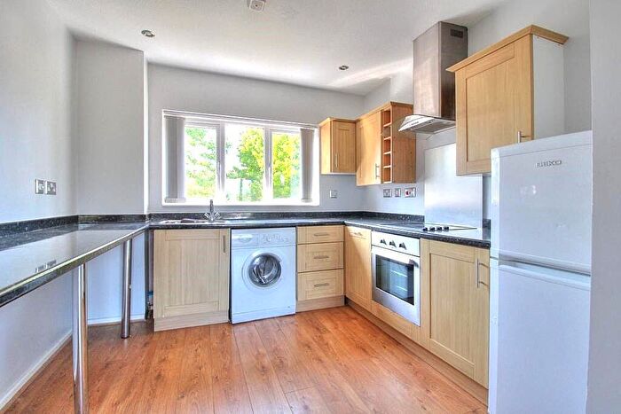 2 Bedroom Flat To Rent In Powderham Drive, Cardiff(City), CF11