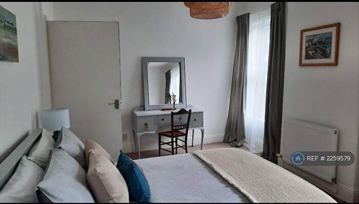 1 Bedroom Flat To Rent In Aberamffra Road, Barmouth, LL42