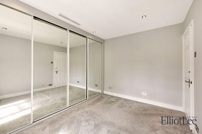 1 Bedroom Maisonette To Rent In Third Avenue, Watford, WD25