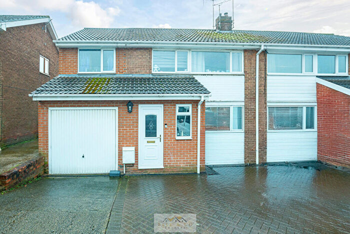 4 Bedroom Semi-Detached House For Sale In Osborne Road, Kiveton Park, Sheffield, S26