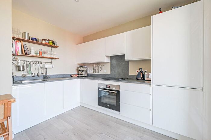 1 Bedroom Flat For Sale In Falconbrook Gardens, Canning Town, London, E16