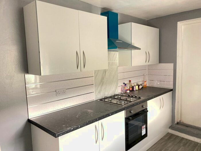 2 Bedroom Maisonette To Rent In Coldharbour Lane, Brixton, SW9