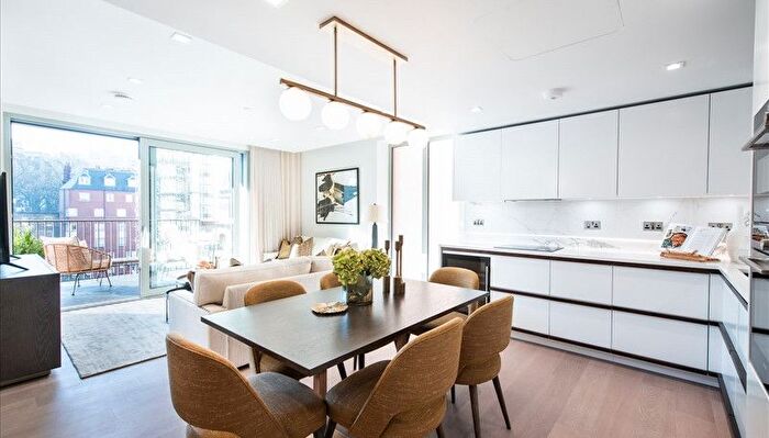 3 Bedroom Flat To Rent In Edgware Road, London, W2