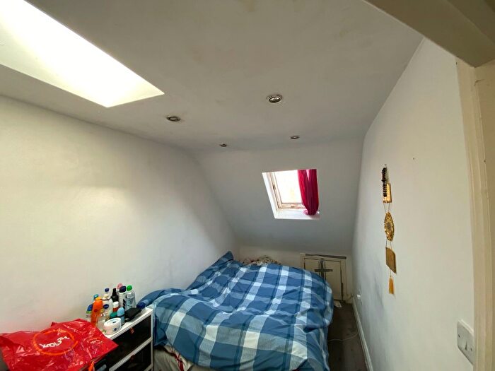 1 Bedroom Flat To Rent In High Road, Ilford, IG1
