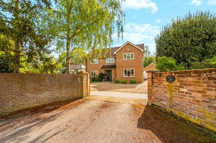 4 Bedroom Country House For Sale In Hazel House, Sherfield On Loddon, RG27