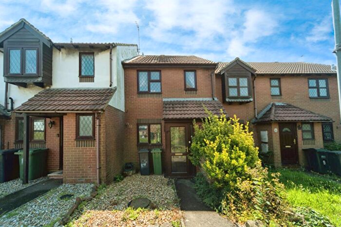 2 Bedroom End Of Terrace House To Rent In Priory Orchard, Eastbourne, BN23