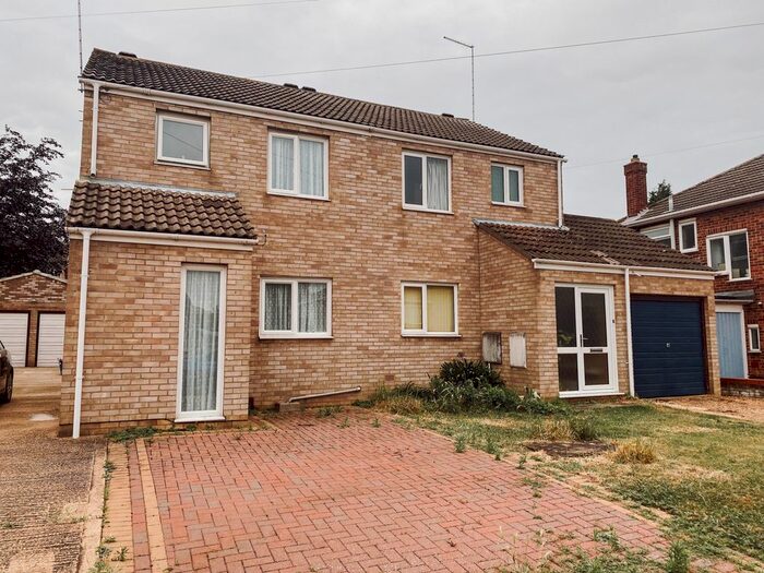 3 Bedroom Semi-Detached House To Rent In Shire Grove, Peterborough, PE1