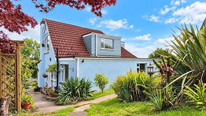 4 Bedroom Detached House For Sale In Old Newton Road, Kingskerswell, TQ12