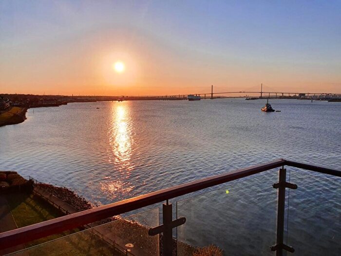 2 Bedroom Flat For Sale In Clarinda House, Clovelly Place, Greenhithe, Kent, DA9