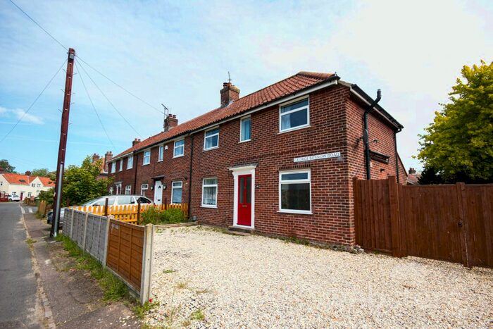 3 Bedroom Semi-Detached House To Rent In George Borrow Road, Norwich, NR4