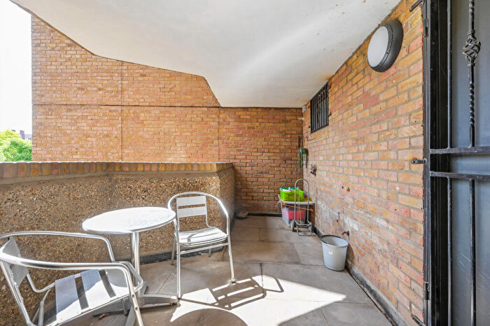 1 Bedroom Flat For Sale In Burr Close, , Wapping, London, E1W