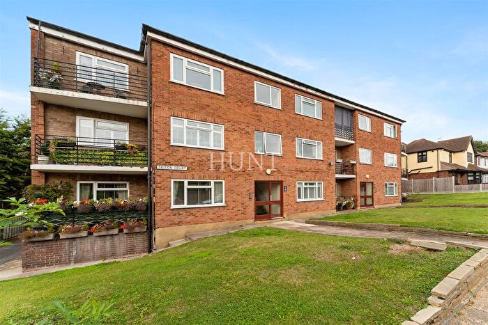 2 Bedroom Flat For Sale In Triton Court, Whitehall Lane, Buckhurst Hill, IG9