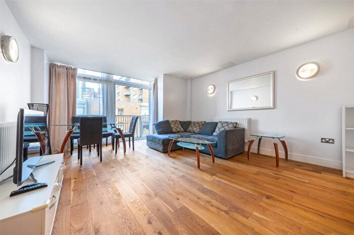 2 Bedroom Apartment To Rent In Cassilis Road, London, E14