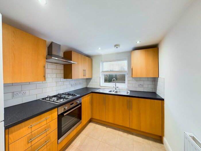 2 Bedroom Flat To Rent In London Road, Hemel Hempstead, Hertfordshire HP3