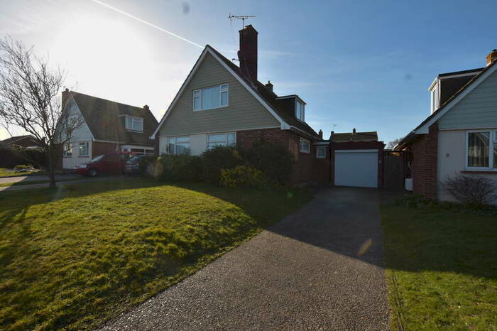 3 Bedroom Bungalow To Rent In Elmfield Close, Holland-on-sea, CO15